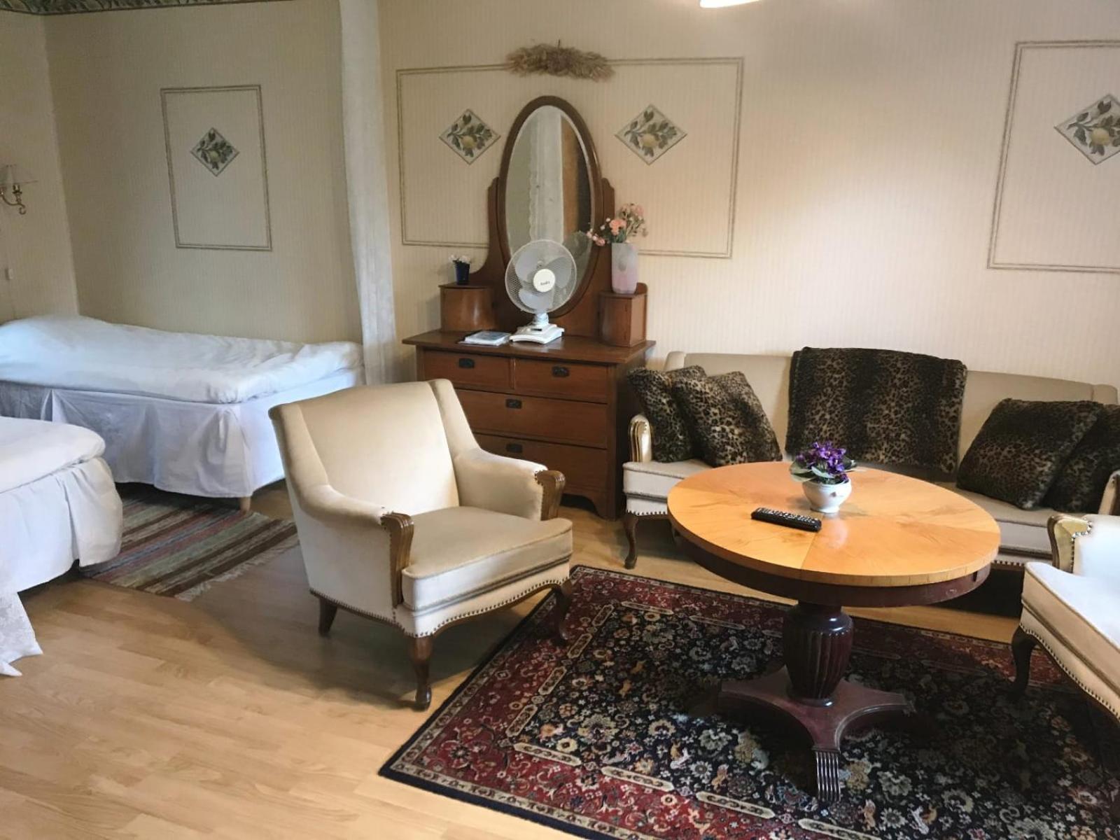 Klaraborg - Rum Och Koek I Borgvik Esterno foto